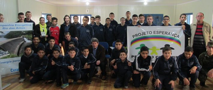 Projeto Esperança oferece boas perspectivas para adolescentes de baixa renda